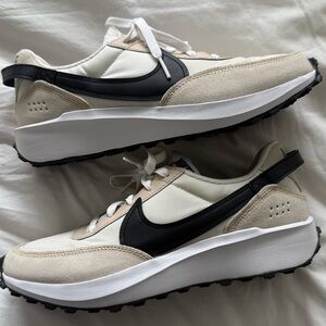 Nike Waffle Debut Women’s size 9